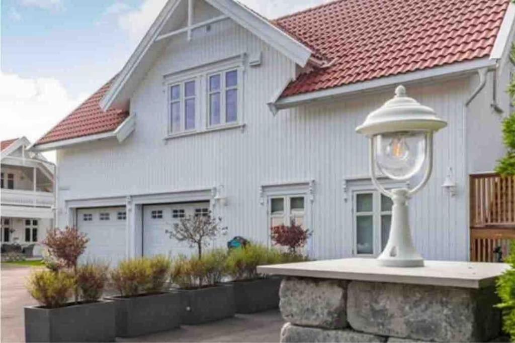 Apartment At Ranvik Near City Center - Parking Available Sandefjord Exterior foto